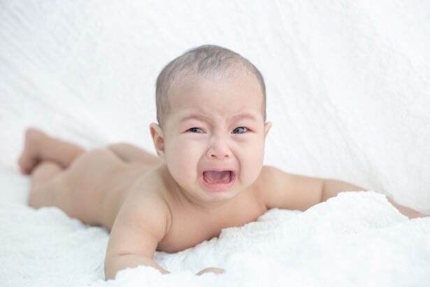 De ce plange bebelusul